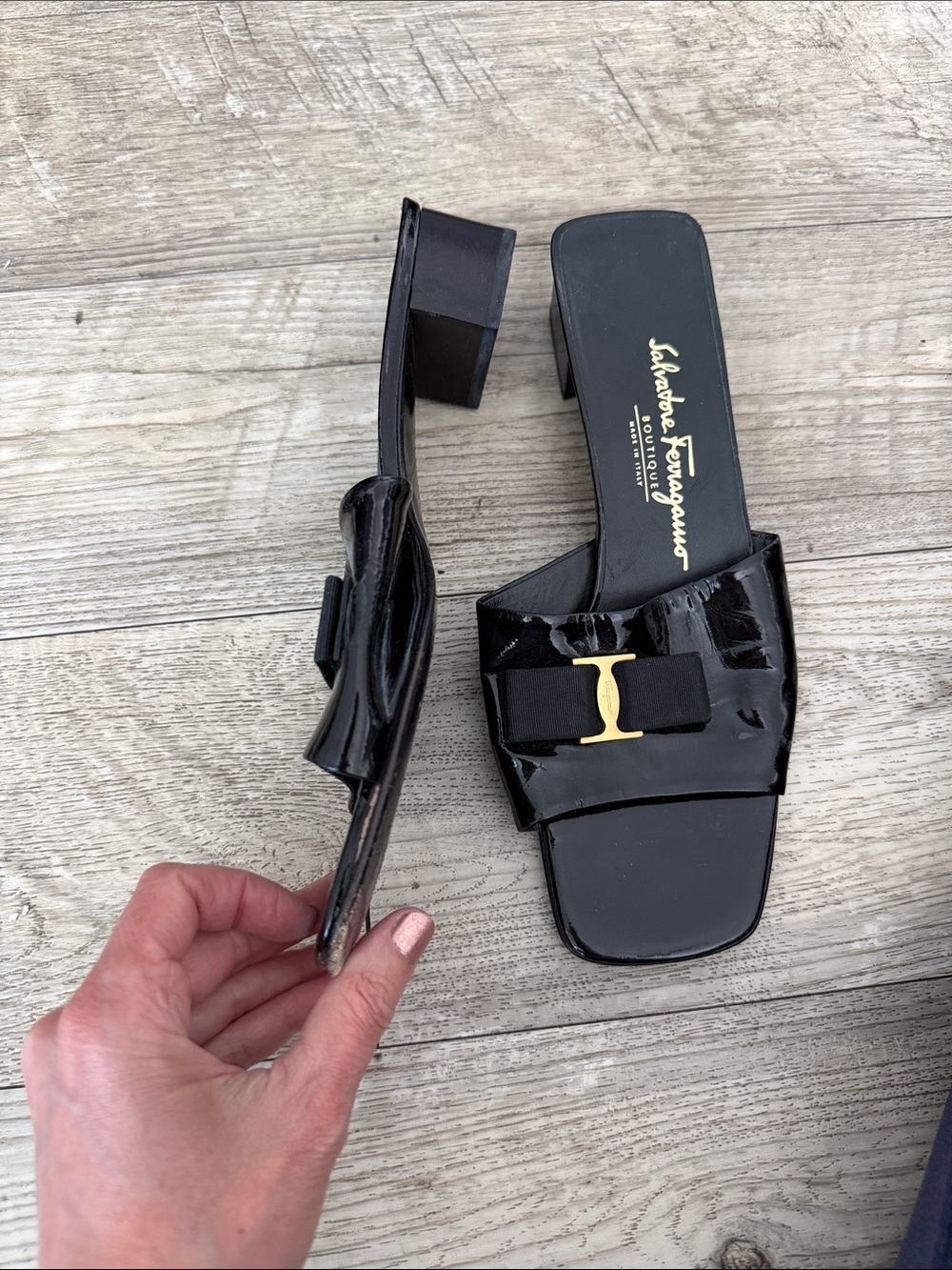 Salvatore Ferragamo Black Patent Leather Slide heels with bow and Gold Logo - Picture 2 of 7